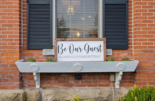 Elyria House | Welcome to our Sweet Little Retreat!