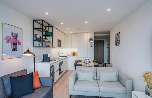 Alperton Apartment | Welcome to Plotseeker’s Modern 2-bedroom flat in Wembley, just minutes from Wembley Stadium and with direct access to Central London and Heathrow. Ideal for families, couples, and business travelers.
