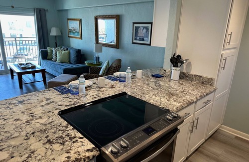 Jacksonville Beach Condo | Welcome to Sandpiper Beachfront Condo. Cozy 1-bed in JAX Beach, perfect for couples! Pet-friendly!