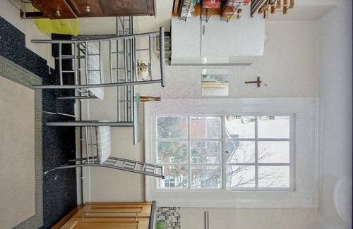 Faraday Apartment | Welcome to Shambhalah nIn the Heart of London nA Peaceful Oasis in the City