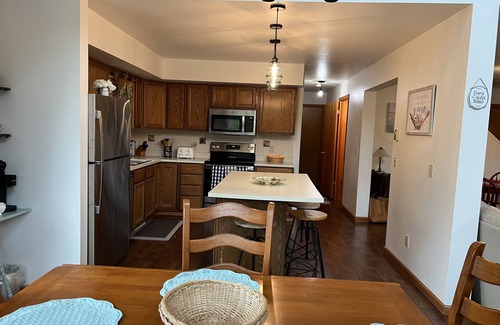 Lake Ariel Ski Chalet | Welcome to Summer Wind in The Hideout