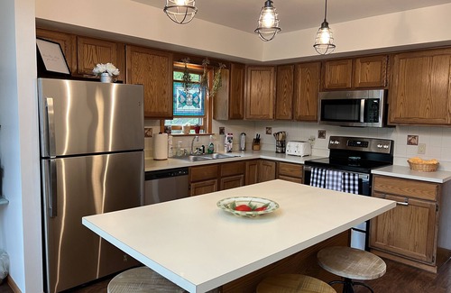 Lake Ariel Ski Chalet | Welcome to Summer Wind in The Hideout