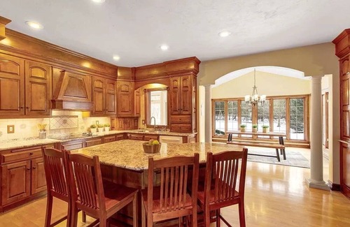 Ashwaubenon House | Welcome to Sweetwater! An expansive Luxury home near Lambeau Field!