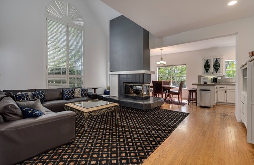 Windsor House | ✨ 𝑾𝒆𝒍𝒄𝒐𝒎𝒆 𝒕𝒐 𝑻𝒉𝒆 𝑪𝒂𝒔𝒕𝒍𝒆 𝒐𝒇 𝑾𝒊𝒏𝒆 𝑪𝒐𝒖𝒏𝒕𝒓𝒚! ✨