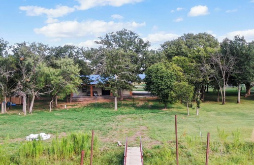 Graham Cottage | Welcome to the "Graham Cracker"! Enjoy your lake front stay at Lake Graham!