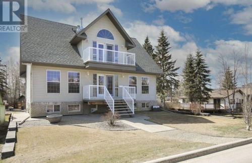 Sylvan Lake House | Welcome to The Lakeshore Guest House STAR-04446