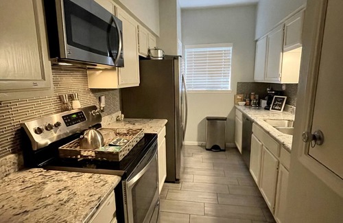 Westchase House | Welcome To The Selfie House! 15 Mins From Galleria!