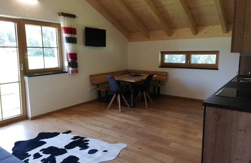 Bobrach Apartment | Welcome to the spacious Hofblick vacation apartment!