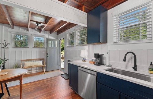 Lake Junaluska Cottage | Welcome to this historical Lake Junaluska NC cottage named “Junaluska Sunrise.”