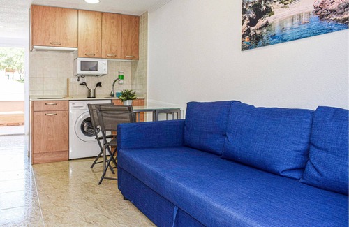 Los Puertos Apartment | Welcome to this lovely vacation apartment, just a few steps from the beach.