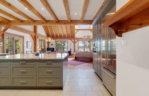 Utterson House | Welcome to Waters Edge A Beautiful Family Escape