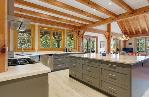 Utterson House | Welcome to Waters Edge A Beautiful Family Escape