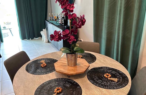 Solivita House | Welcome To Wynwood Gardens!nJust minutes from shops, restaurants & Disney parks.