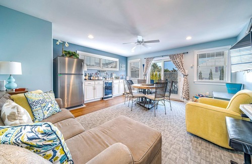 Avalon House | Welcome to your dream vacation home in the heart of Avalon! This stunning 7-bedroom home with POOL.