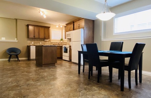 Sylvan Lake House | Welcome to Your “Home Away From Home” in Sylvan Lake, AB !