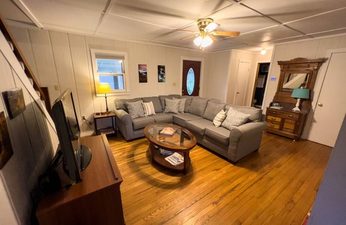 Saint Helens House | Welcome to your home away from home!