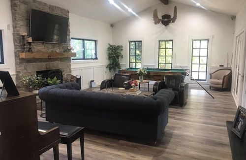 Toluca Lake House | Welcome to your serene oasis in the heart of the city!