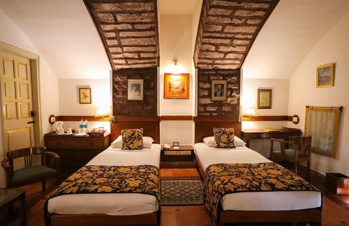 Jodhpur Hotel | WelcomHeritage Bal Samand Lake Palace