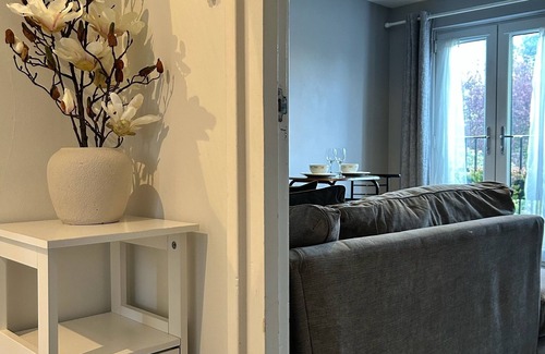 Gloucester Apartment | Welcoming 1BR Gloucester/Cheltenham
