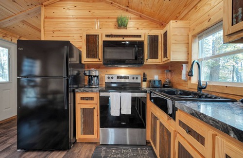 Jamestown Cabin | Welcoming 2 Bedroom 1 Bath Tiny Cabin located at Lake Cumberland #402