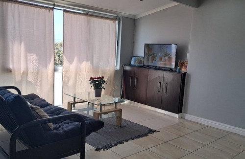 Mountainside Apartment | Welcoming apartment with ocean view in peaceful Gordon's bay