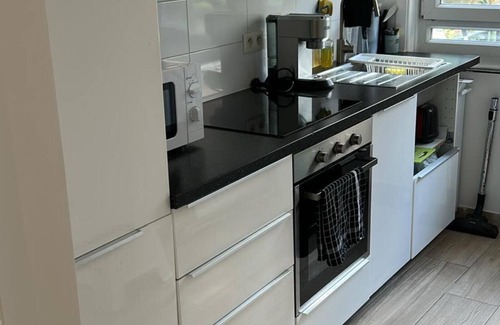 Begijnhof's Wijk Apartment | Welcoming 1-bedroom apartment in Saint-Josse-ten-Noode with backyard