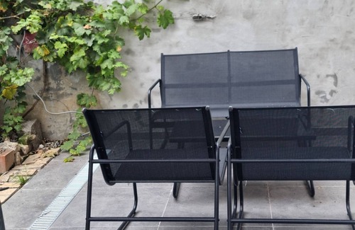 Begijnhof's Wijk Apartment | Welcoming 1-bedroom apartment in Saint-Josse-ten-Noode with backyard