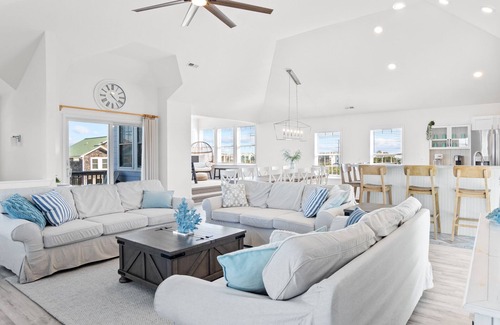 Avon House | Welcoming Beach House with Private Pool and Hot Tub