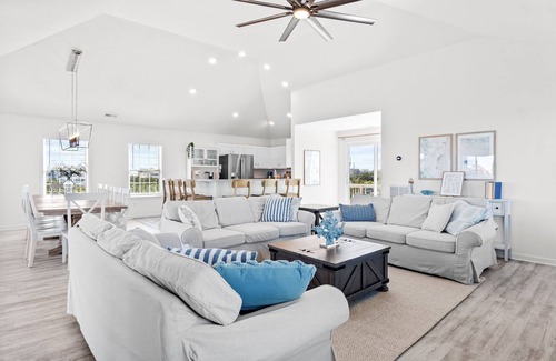 Avon House | Welcoming Beach House with Private Pool and Hot Tub