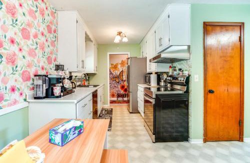 Cottage Grove House | Welcoming Cottage Grove Home with Yard