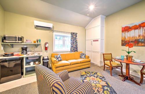 Downtown Branson House | Welcoming Downtown Branson Cottage with Pool Access!