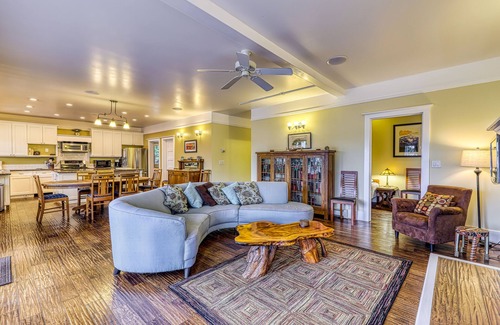 Eastsound House | Welcoming Orcas Island home w/bay views and contemporary features