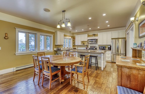 Eastsound House | Welcoming Orcas Island home w/bay views and contemporary features