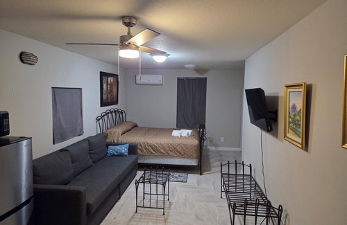 Carrollwood Apartment | Welcoming studio with AC in sunny Tampa