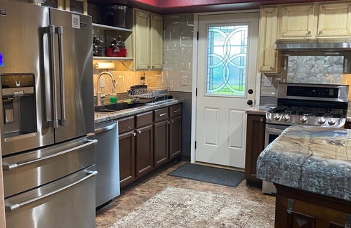 Northeast Anchorage House | Welcoming to Cotton House's 3-bedroom house and WiFi in Anchorage