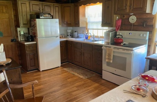 Tunbridge Cabin | Welcoming to this cozy 3-bedroom cabin on 100 acres, in Tunbridge