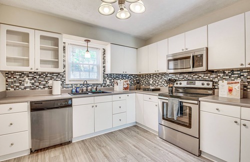 Smyrna House | Welcoming Townhome: 1/2 Mi to Downtown Smyrna