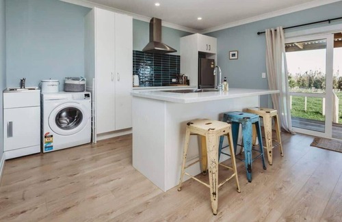 Tataraimaka Cottage | Weld Cottage near Tataraimaka Beach