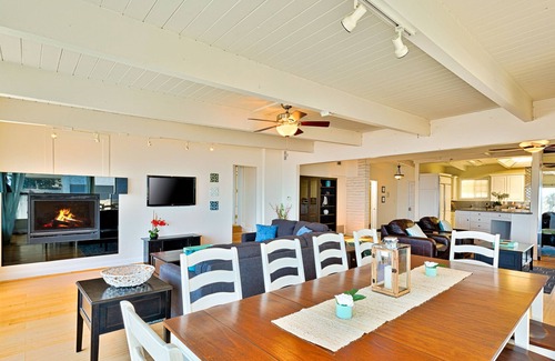 San Clemente Cottage | Well-appointed beach cottage with panoramic views, outdoor patio, free WiFi