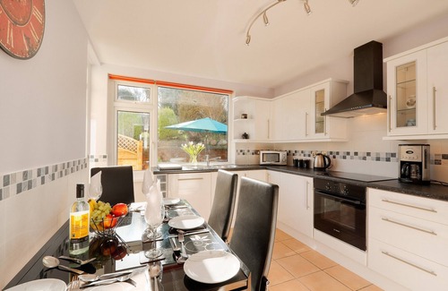 Paignton Cottage | Well-appointed in a peaceful area, yet close to the sandy beaches of Paignton.