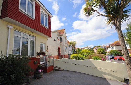 Paignton Cottage | Well-appointed in a peaceful area, yet close to the sandy beaches of Paignton.