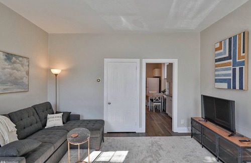 Bethlehem Apartment | Well Decorated Apartment in Historic Bethlehem - 2 Night Min