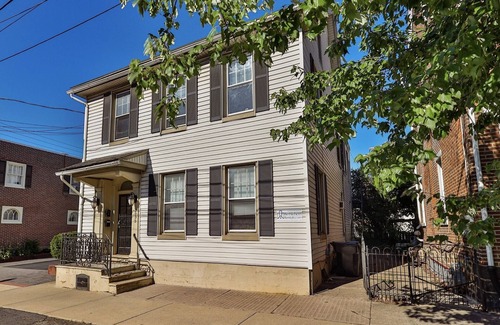 Bethlehem Apartment | Well Decorated Apartment in Historic Bethlehem - 2 Night Min