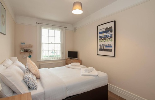 Bootle House | Well equipped Double room @The Jollys