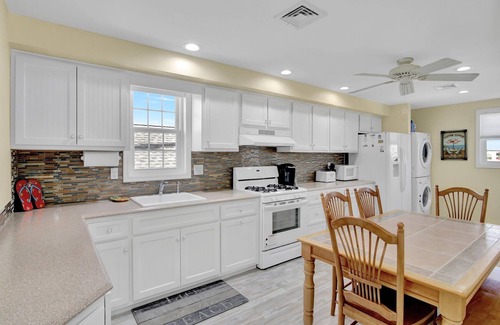 Seaside Heights House | Well-established Rental! Walk to Beach & Bay, BBQ, Ping Pong, Badges & More!