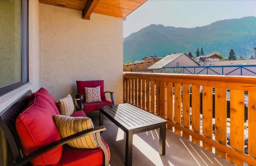 Leavenworth House | Well-maintained luxury townhouse in Downtown Leavenworth
