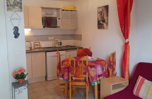 Calvisson House | Well-situated estate in the heart of a beautiful region, with magnificent views over the valley.