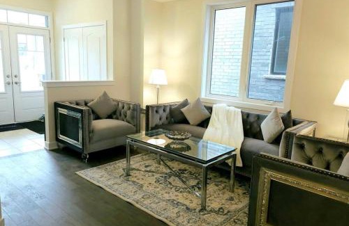 Welland House | Welland Niagara Vacation Home licence# STR-289