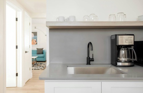 Lake Cherokee Apartment | Wellborn Hotel Downtown, Sonder by Marriott Bonvoy