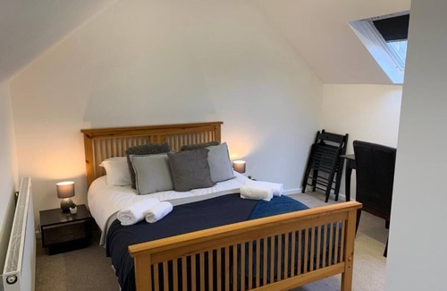 Roath House | Wellfield blooms in the loft of Cardiff